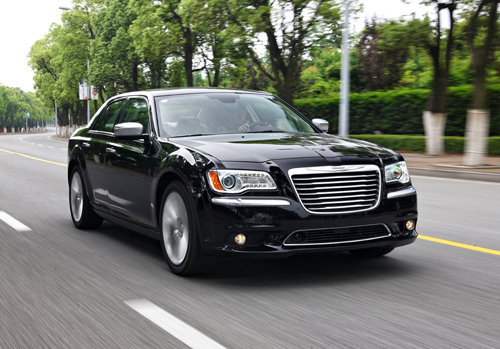 Chrysler 300C，经典美式豪华轿车的典范